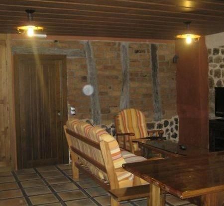 Gasthaus La Boteria Salas De Los Infantes Exterior foto