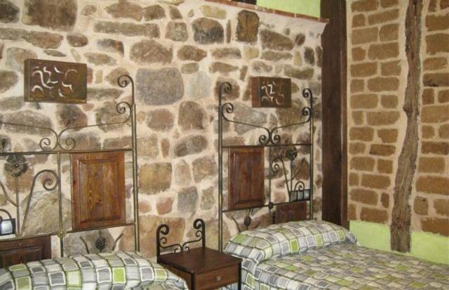 Gasthaus La Boteria Salas De Los Infantes Exterior foto